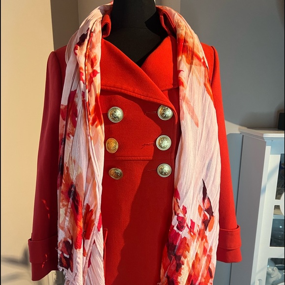 Vibrant and stylish orange trench coat - Picture 2 of 9